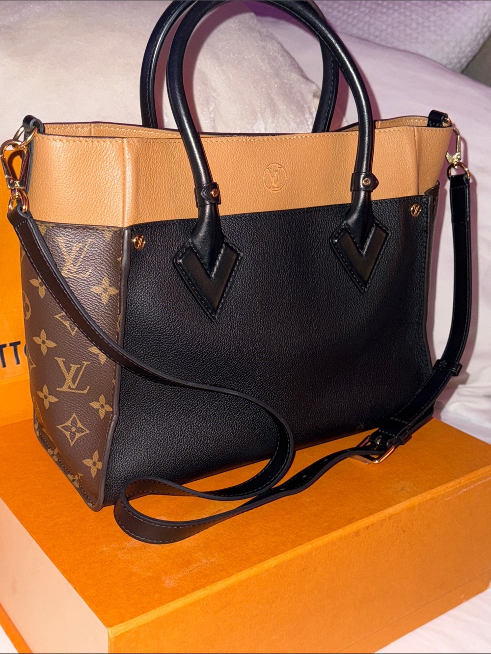 Louis Vuitton LV on my side MM - Picture 3 of 10